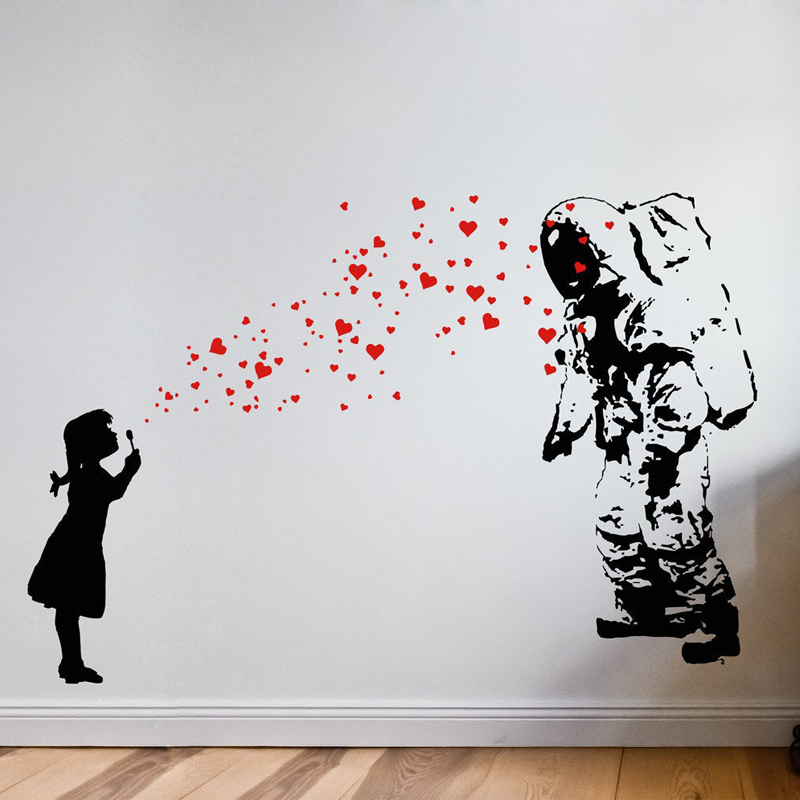 Wall Decal ASTRONAUT & HEART B - مراجعة Interior Design Layout وسعره